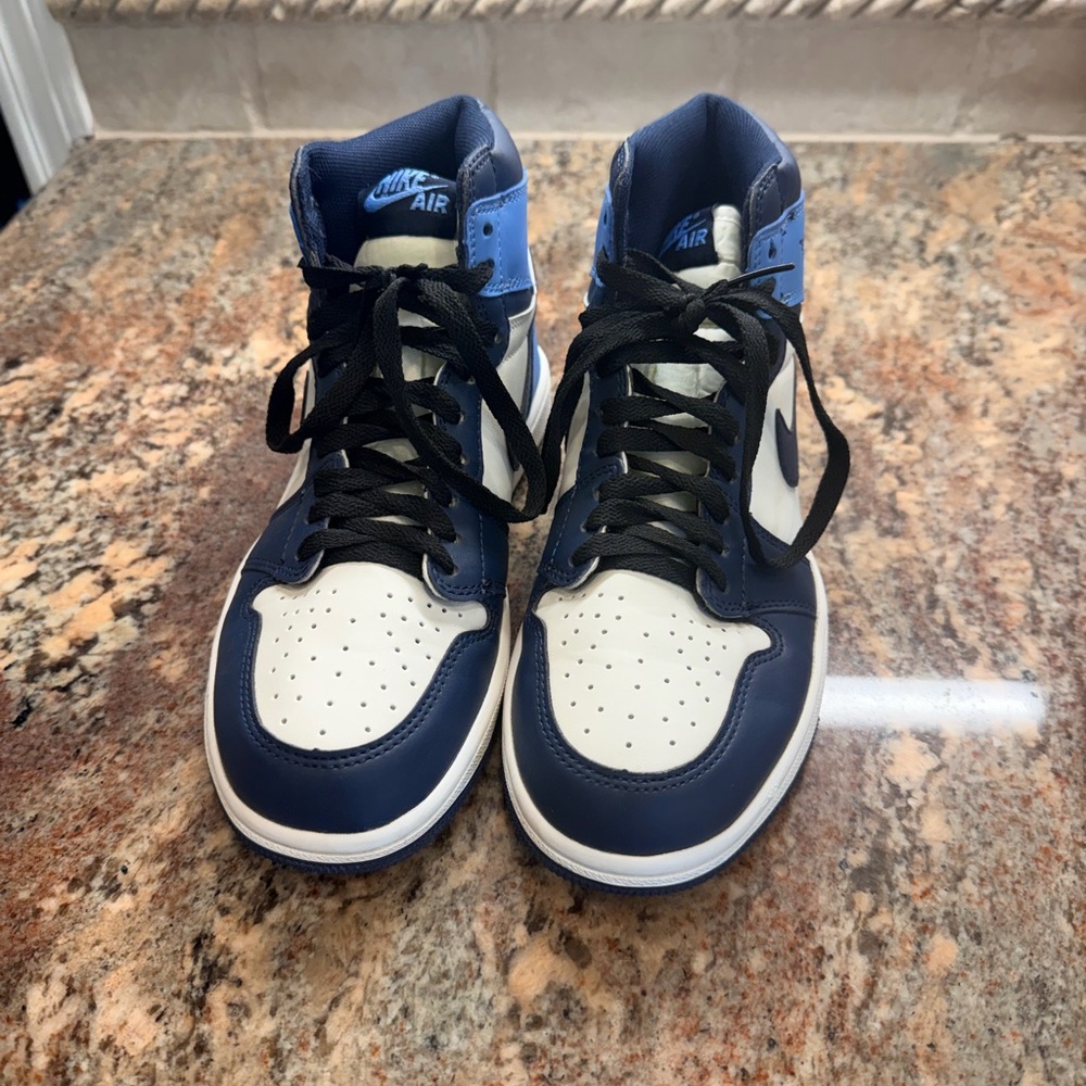 Nike Jordan Air Retro High OG Sneakers in Obsidian/Blue and White
